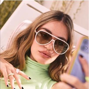 NWT Quay High Profile White Polarized Sunglasses